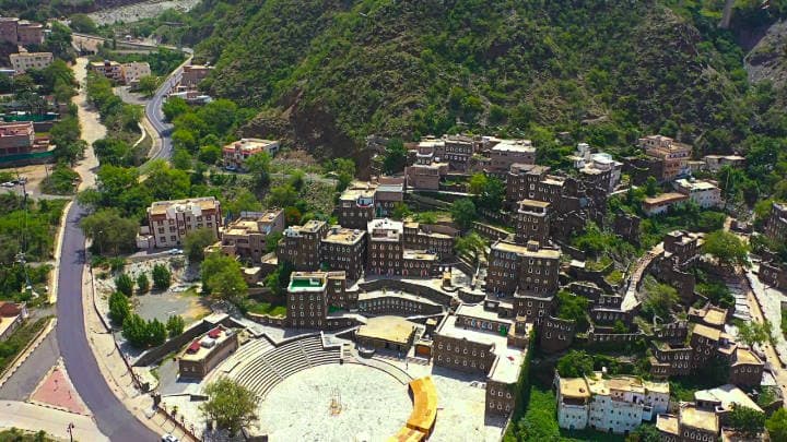 رجال ألمع: جولة القرية التراثية (900 عام)