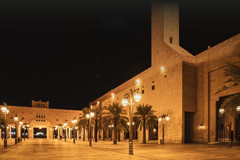 الرياض: جولة 8 ساعات بين الأصالة والحداثة