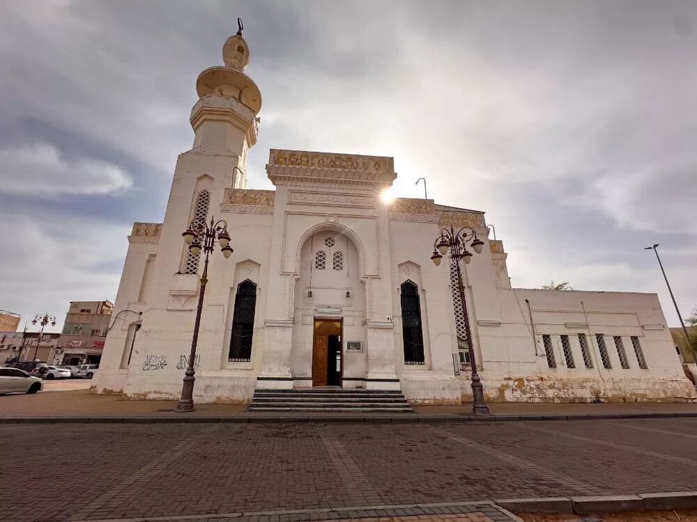 تبوك:اكتشف المعالم التاريخية والأثرية مع مرشد سياحي
