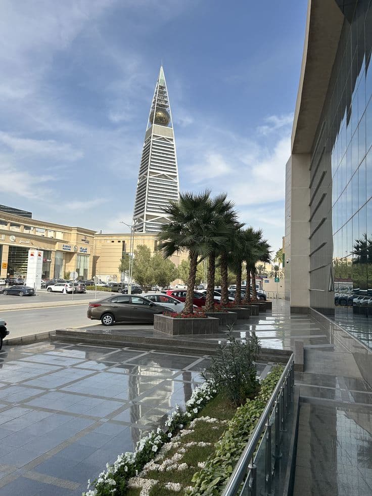 الرياض: تذكرة دخول برج الفيصلية بإطلالة بانورامية على الرياض