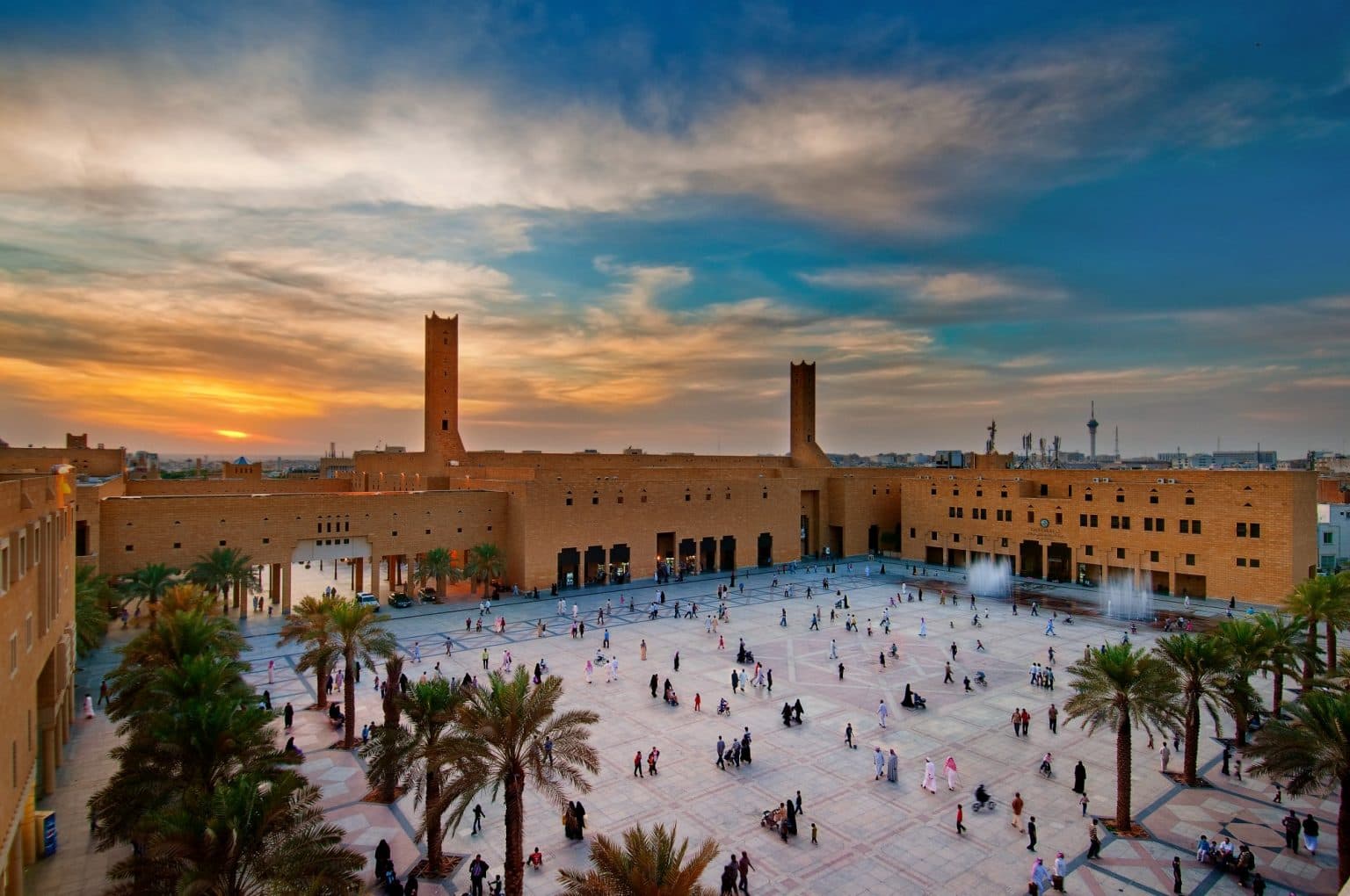 الرياض: جولة قصر الحكم وبرج الفيصلية
