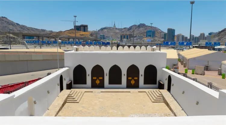 مكة المكرمة:خطط لجولتك بمسارك الخاص مع مرشد سياحي
