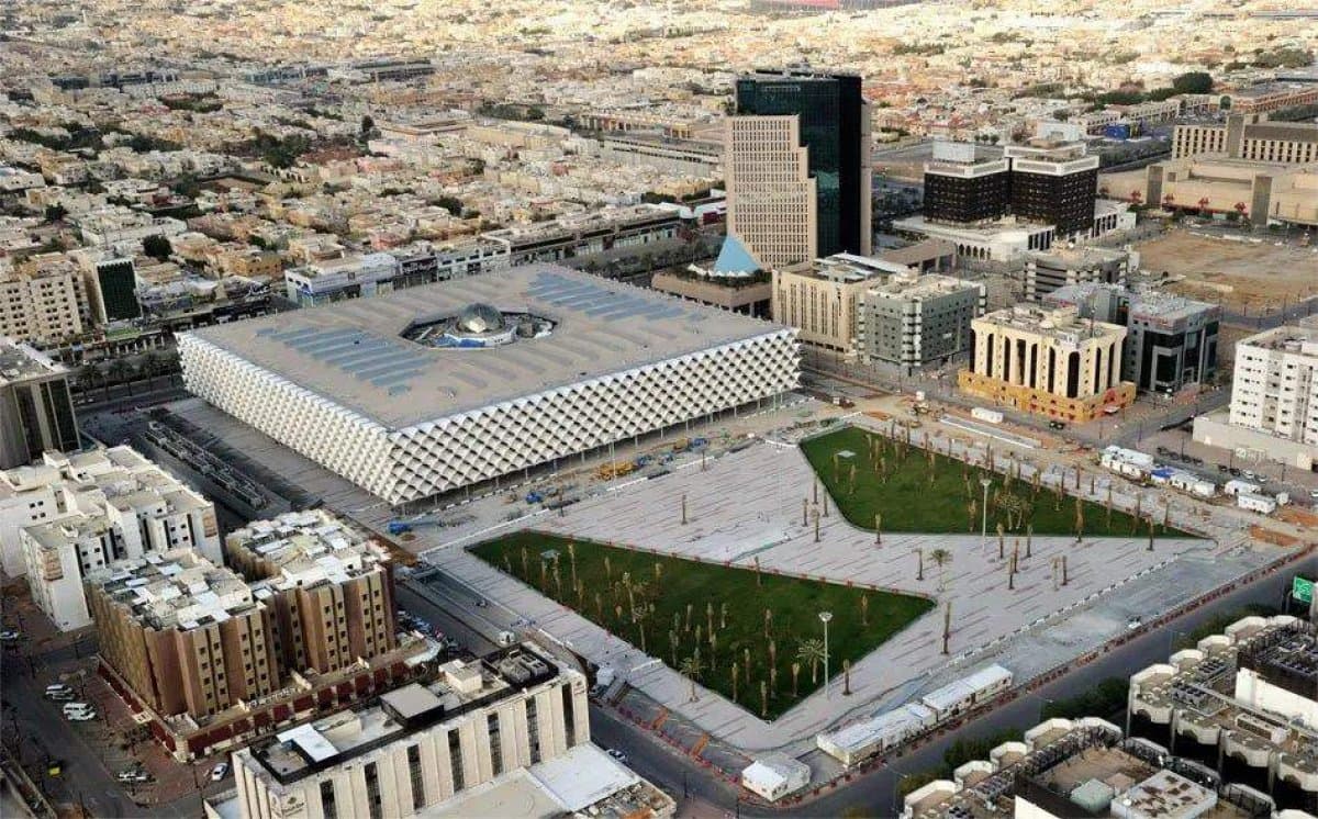 الرياض :مكتبة الملك فهد الوطنية : أيقونة معمارية وكنز ثقافي