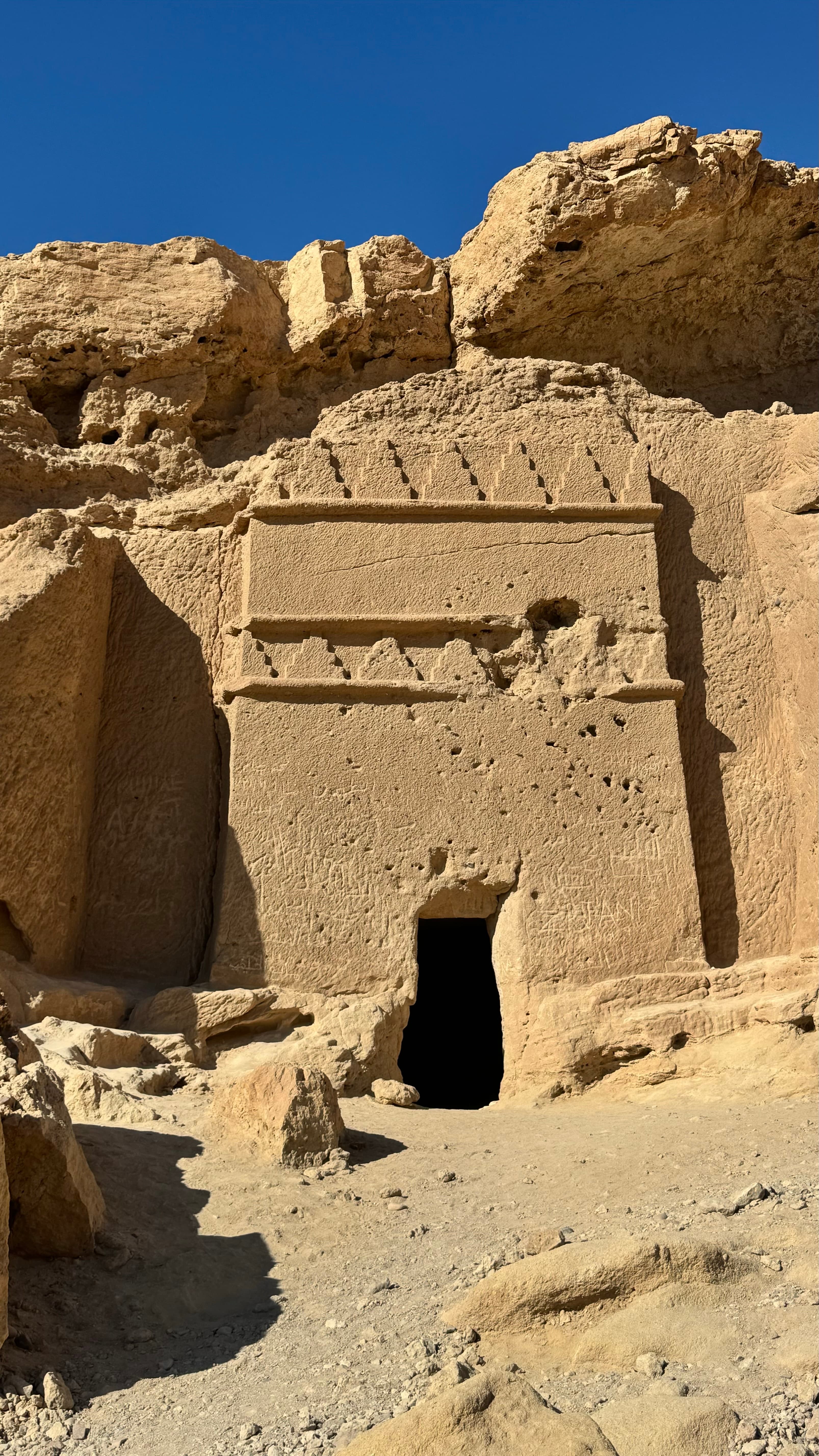 جولة الى مغائر شعيب في مدين - نيوم - جبال حسمى